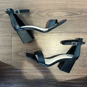 Vince Camuto Black Leather Strap Block Heel EUC